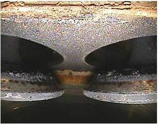 利用HIE系列內窺鏡檢測到的發(fā)動機進氣門圖片一