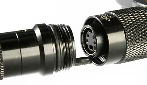 亞泰光電WIE-L手持輕便型工業(yè)視頻內(nèi)窺鏡采用可插拔式結(jié)構(gòu)設(shè)計,一臺主機可更
換多種鏡頭